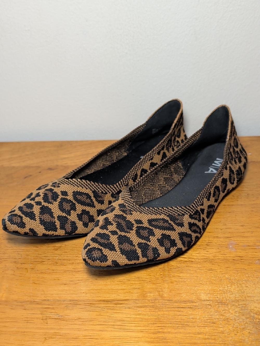 Mia Shoes Kerri Leopard Pointed Toe Ballet Flats Black Tan Women's Size 8